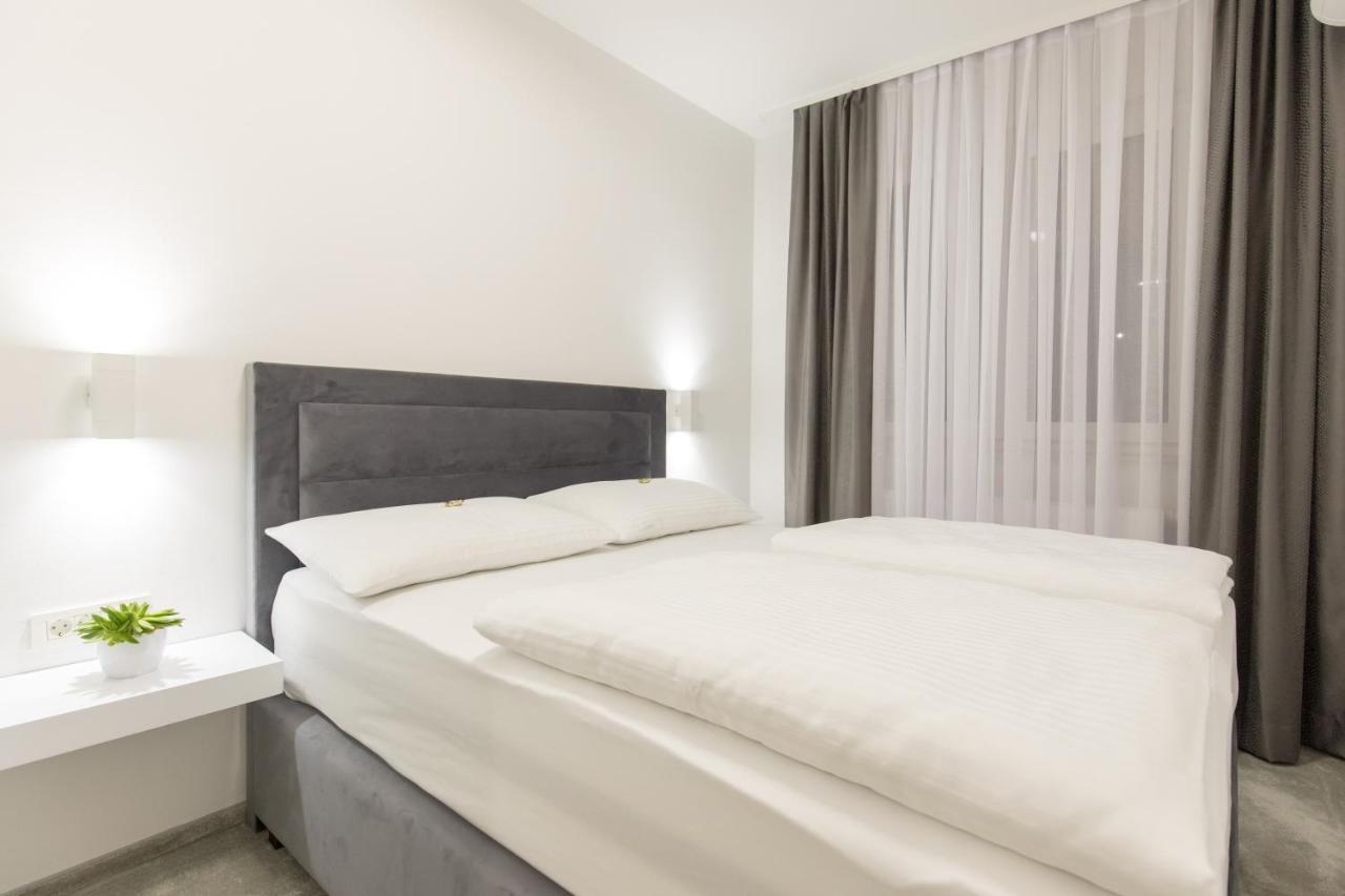Apartmani I Sobe Pejacevic Eszék Kültér fotó